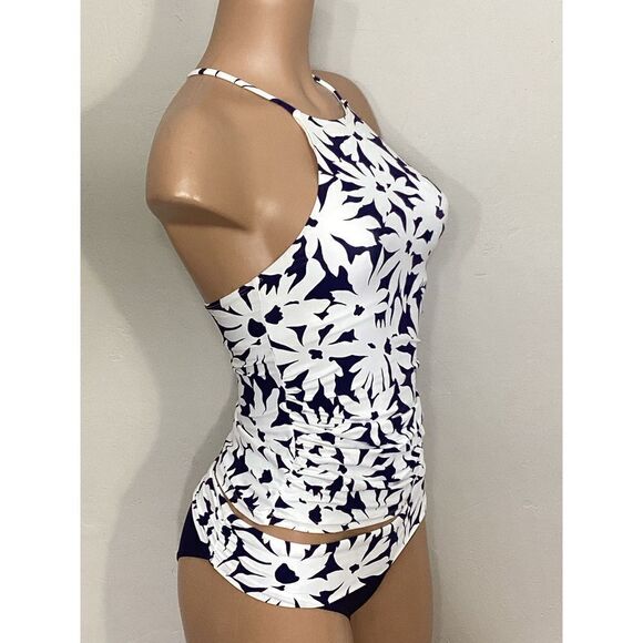 New. Anne Cole navy floral tankini set. Retails $139. XS-top/S-bottom - Picture 4 of 8